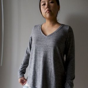 American Eagle V Neck Long Sleeved Sweater